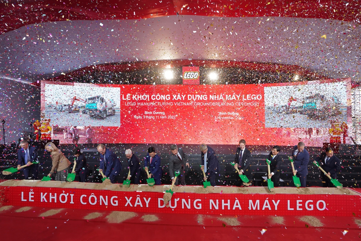 the-lego-group-breaks-ground-on-new-usd-1-billion-vietnam-factory