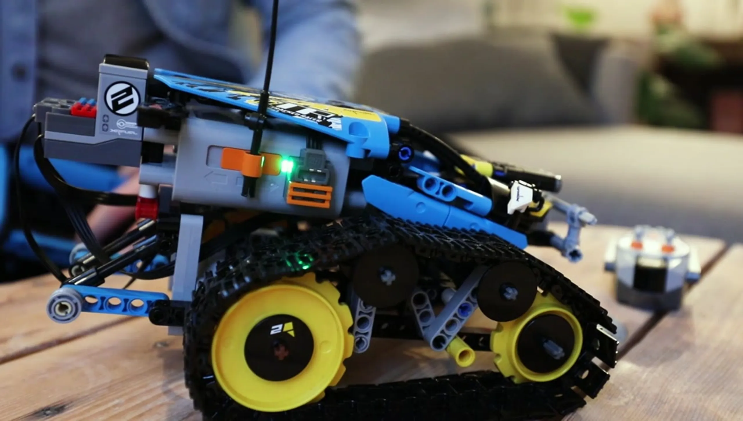 Real Engineering/Real Construction: RC Robot