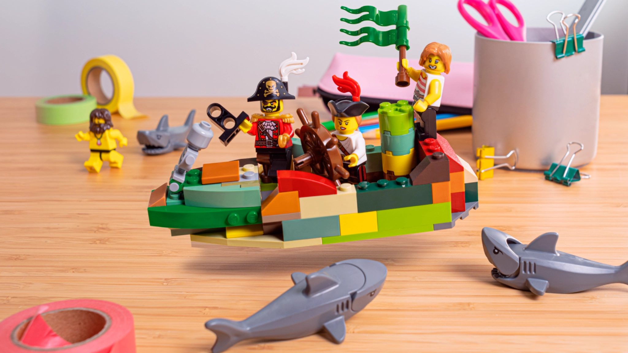 Escape from the island | LEGO.com for families