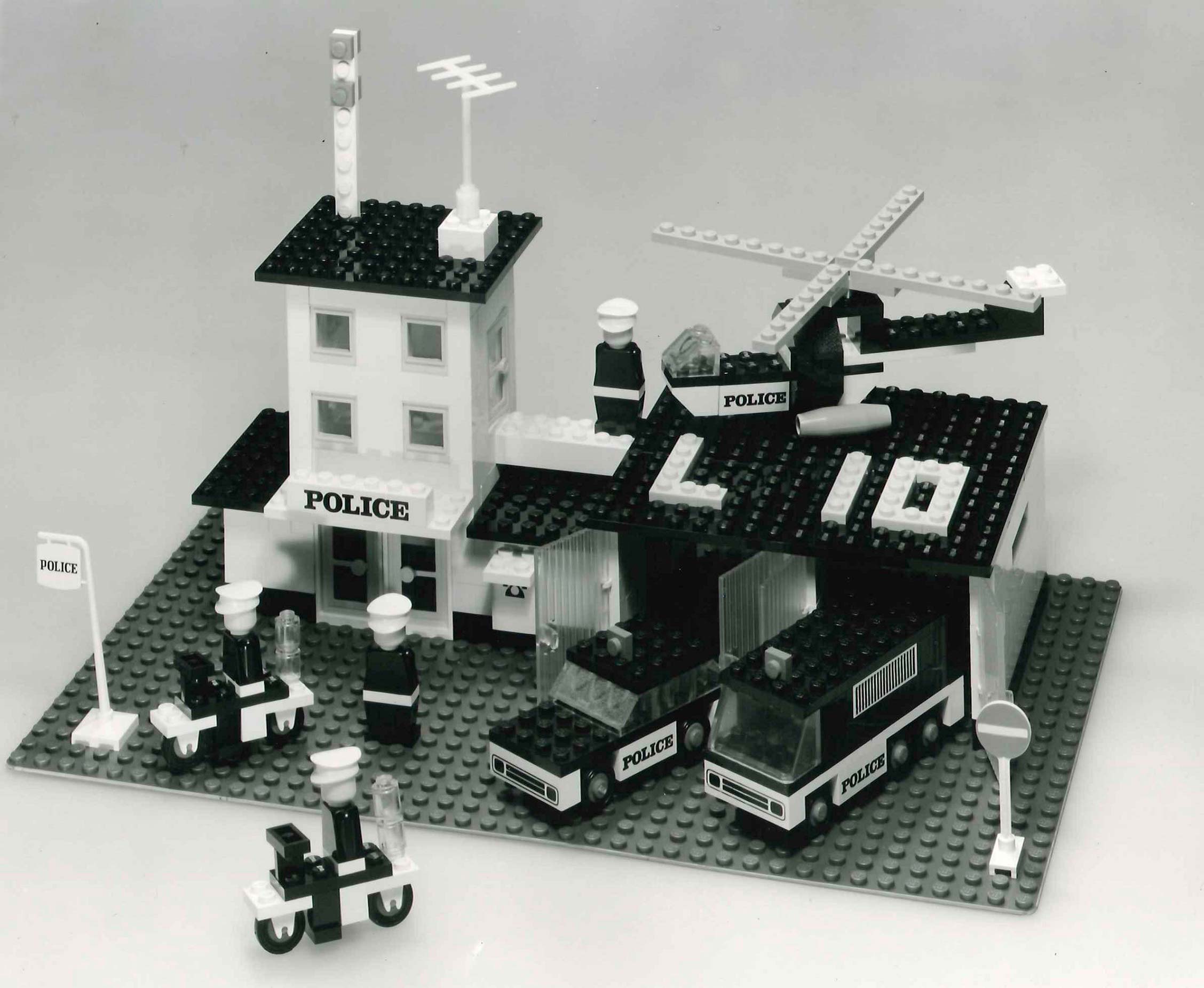 Lego police station sales 1970s