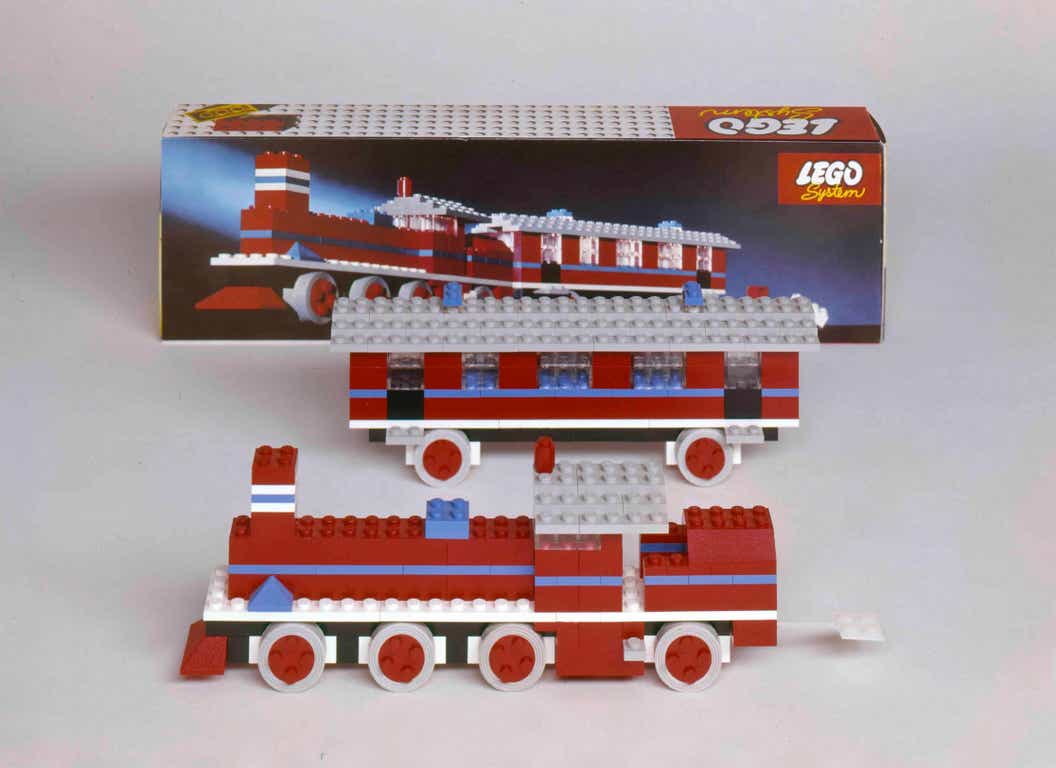Fichier:LEGO City - trains rocket hospital.jpg — Wikipédia