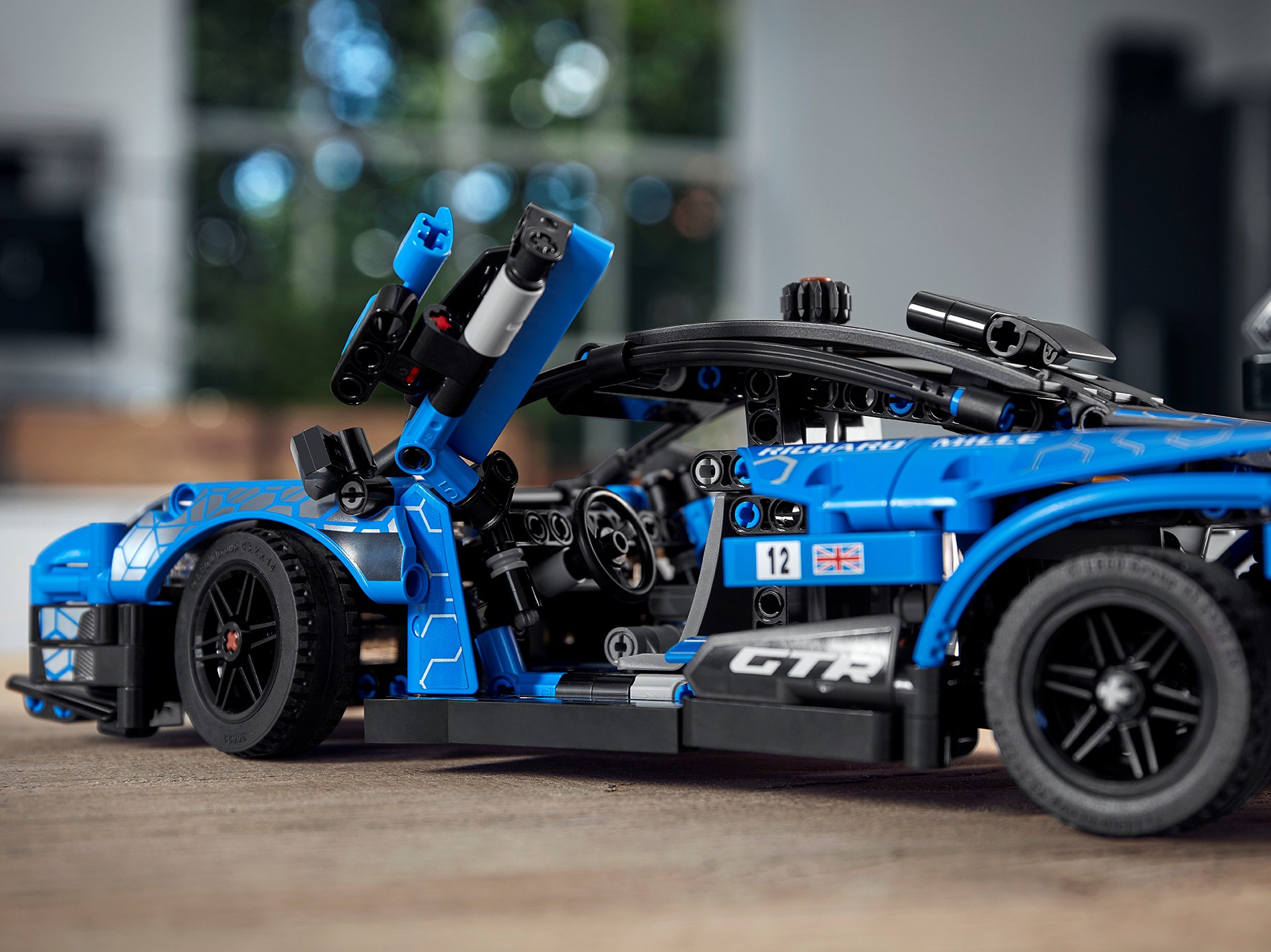 Lego Technic™ McLaren Senna GTR™, Asphalt Wiki