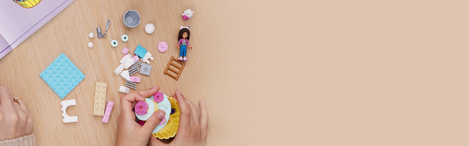Gabby's Dollhouse Bakey with Cakey Fun - LEGO®