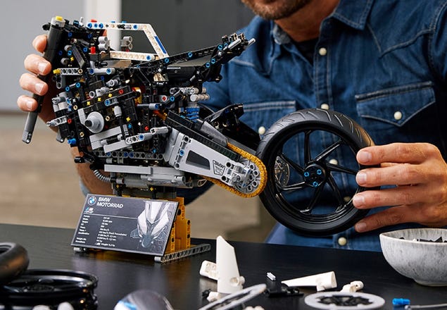 LEGO Technic BMW M 1000 RR K66 - A massive motorcycle for ultimate