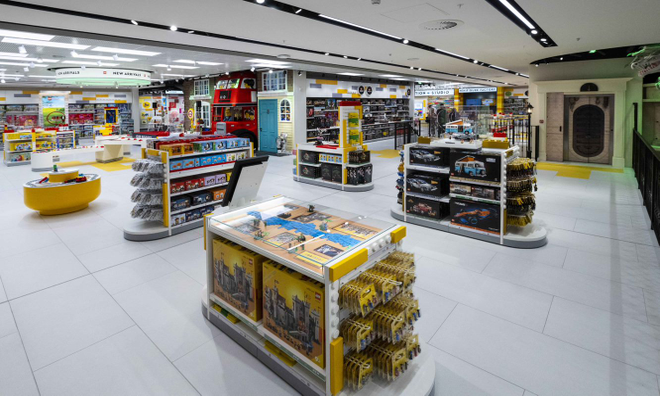 ▷ LEGO Store in LONDON: what's it like inside?