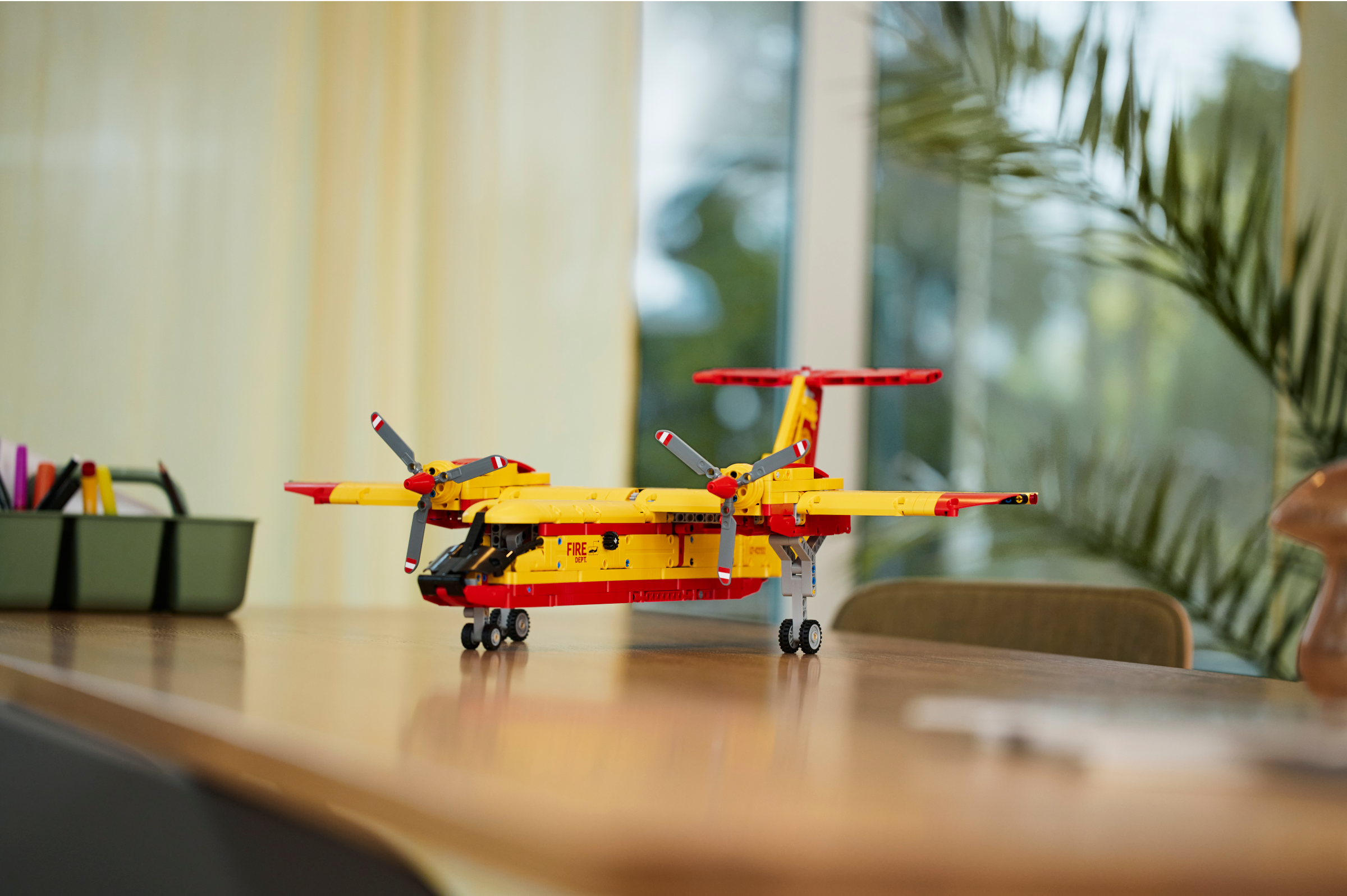 Lego Technic Avion cracheur de feu militaire WW2 - Brick Tech - Blocs  compatibles avec Lego Technic