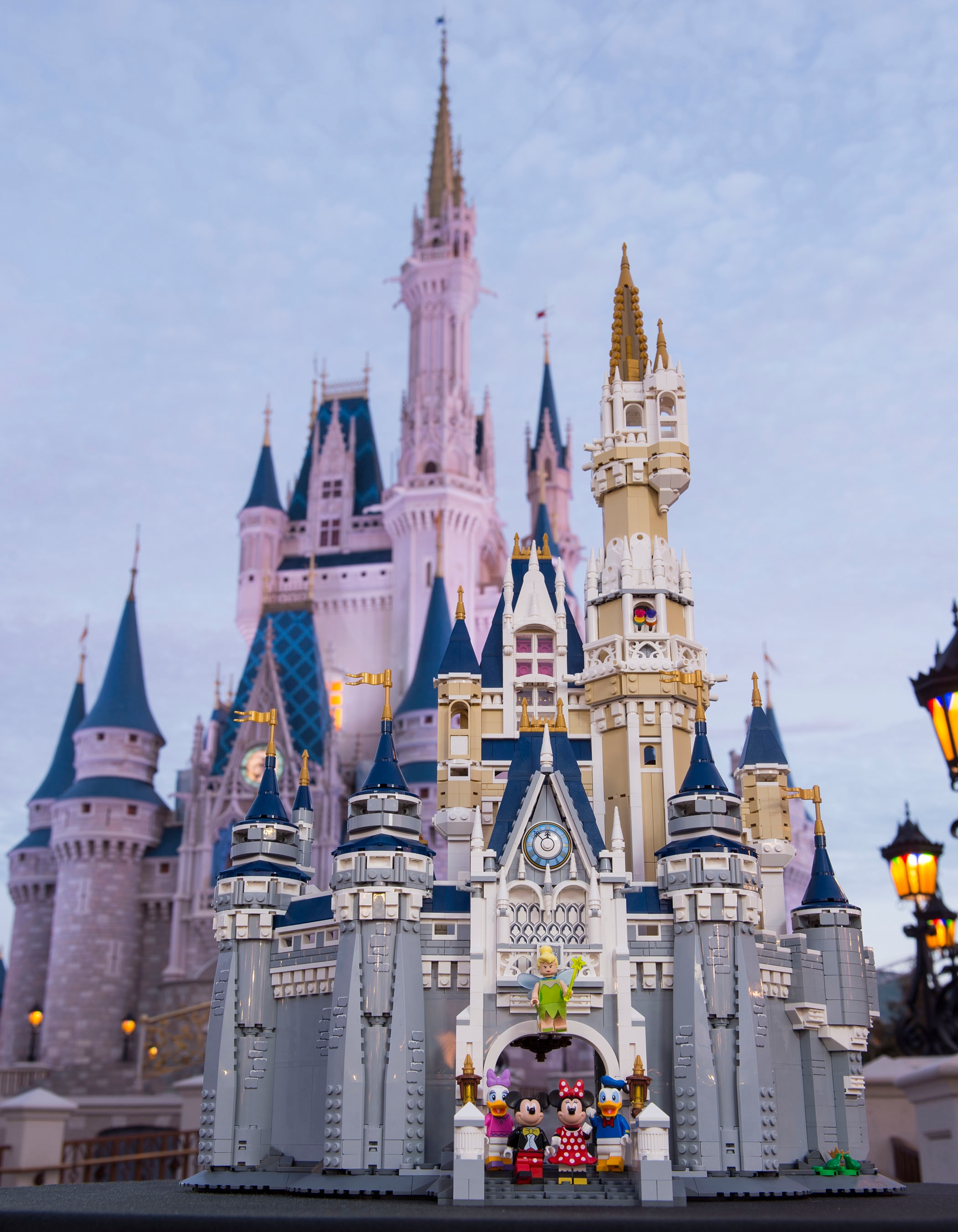Jouet de construction - LEGO - Le château Disney - 4000 pièces