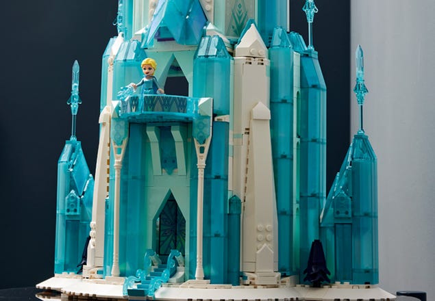 The Ice Castle 43197 | Disney™ | Buy online at Official LEGO® US