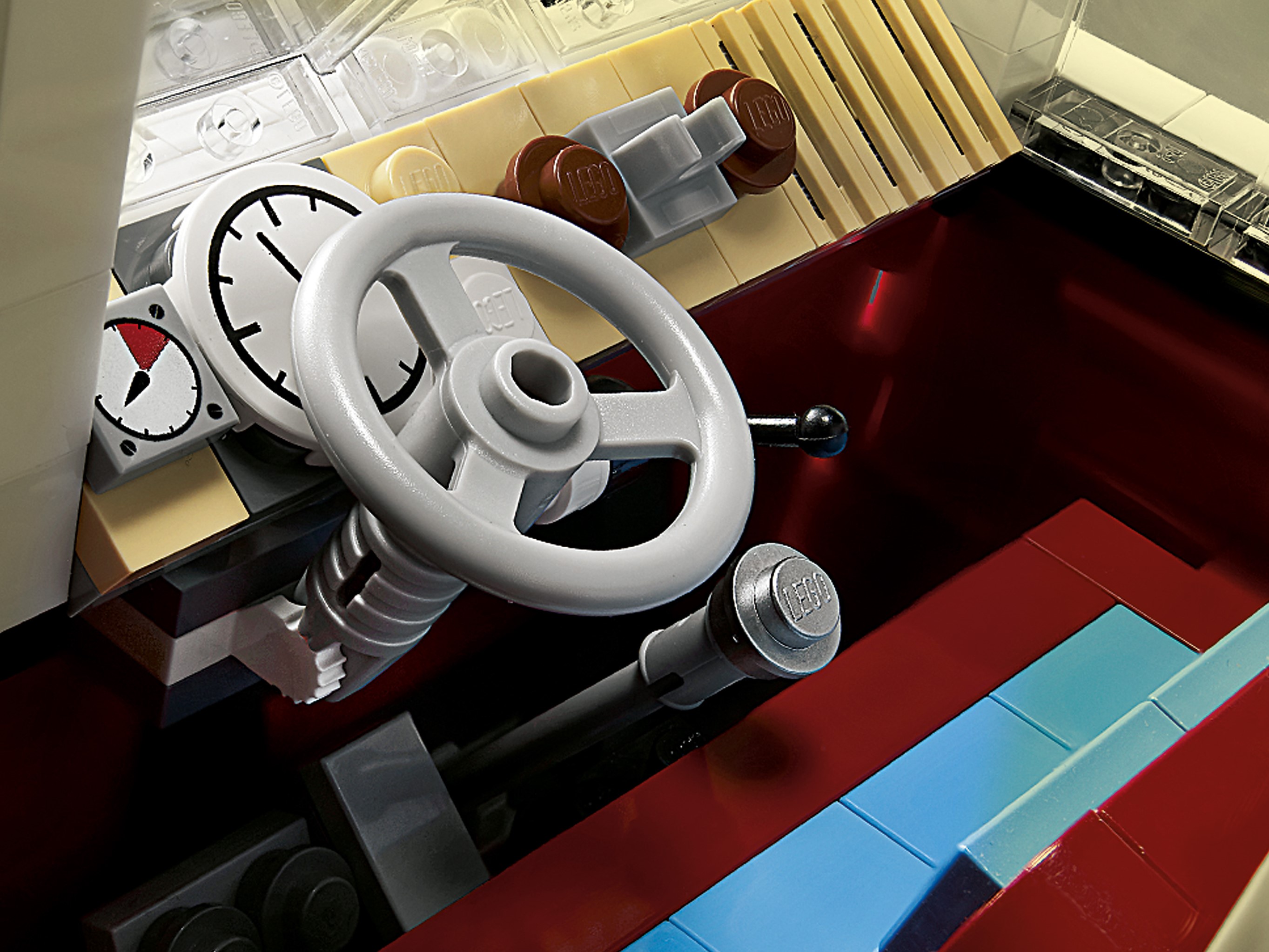 Volkswagen T1 Camper Van 10220 Creator Expert | Buy online the Official LEGO® Shop