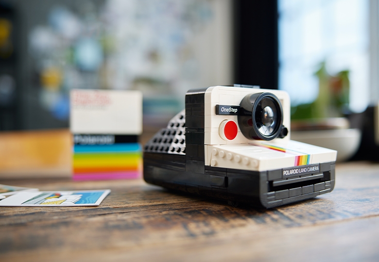 LEGO y Polaroid lanzan la OneStep Camera, Campañas