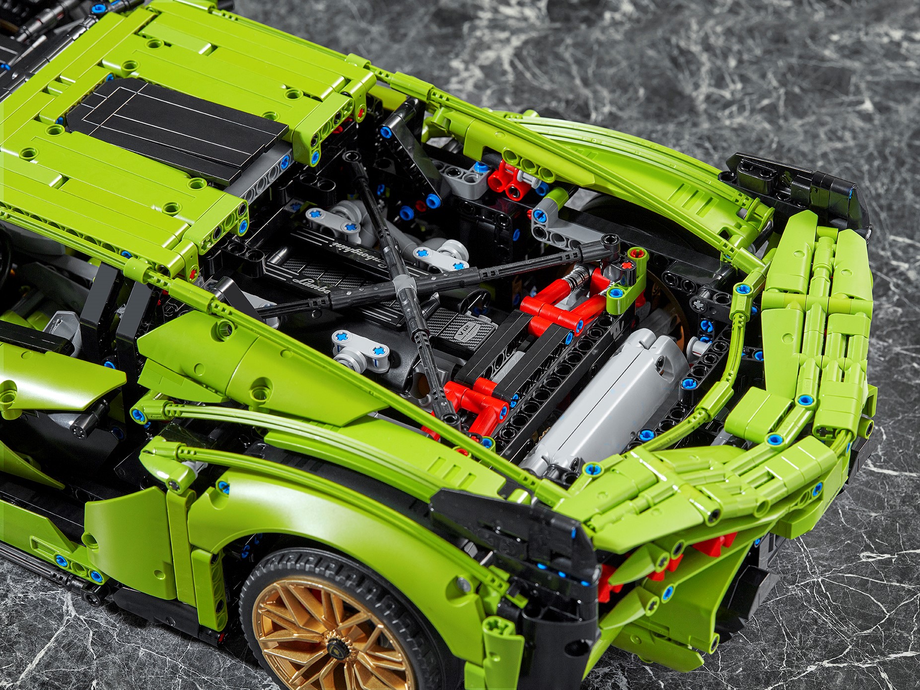 LEGO Technic Lamborghini Sian FKP 37 Set 42115LEGO Technic Lamborghini Sian  FKP 37 Set 42115 - OFour