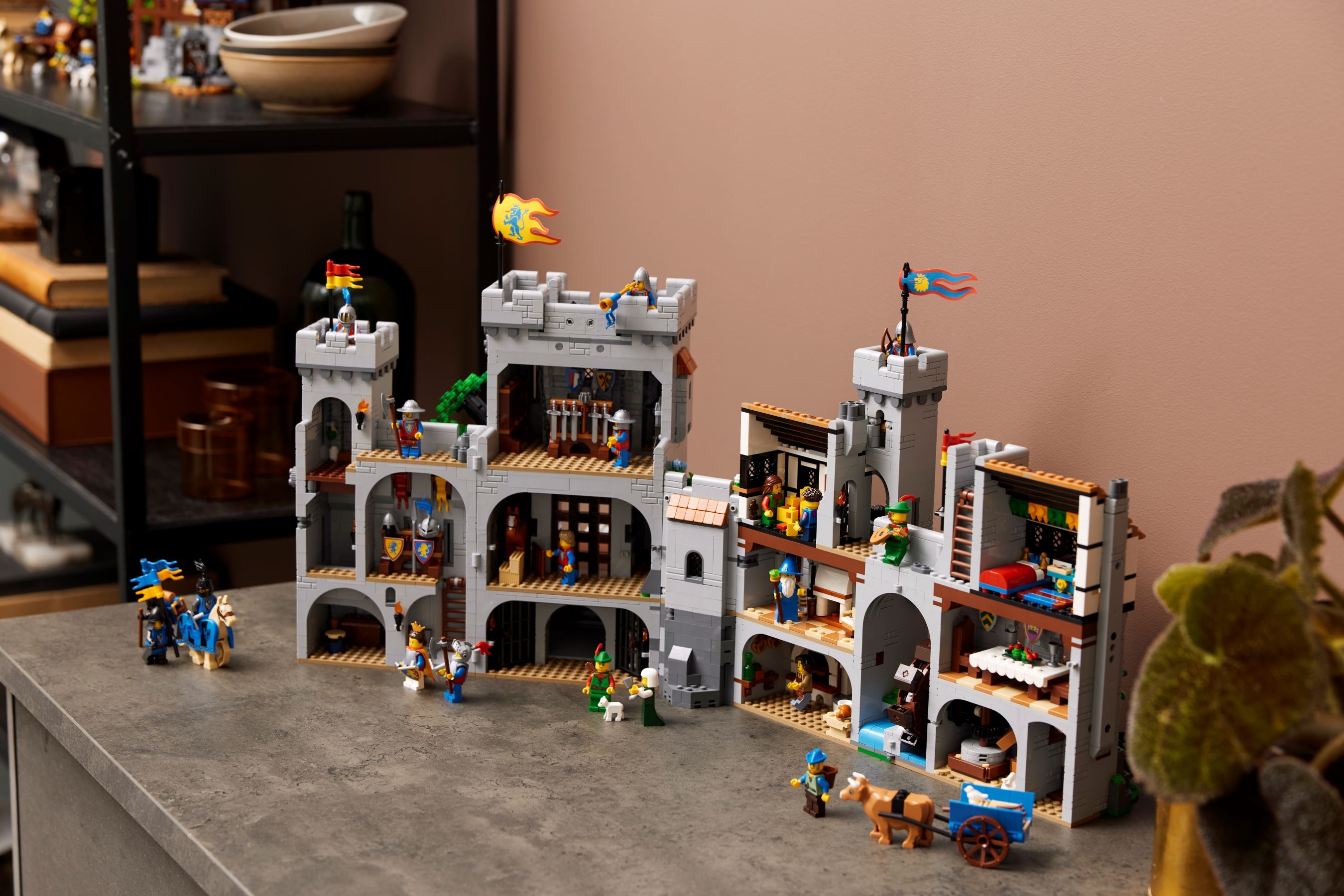LEGO Lion Knights' Castle (10305) 22 MiniFigures 90th Anniversary  Celebration