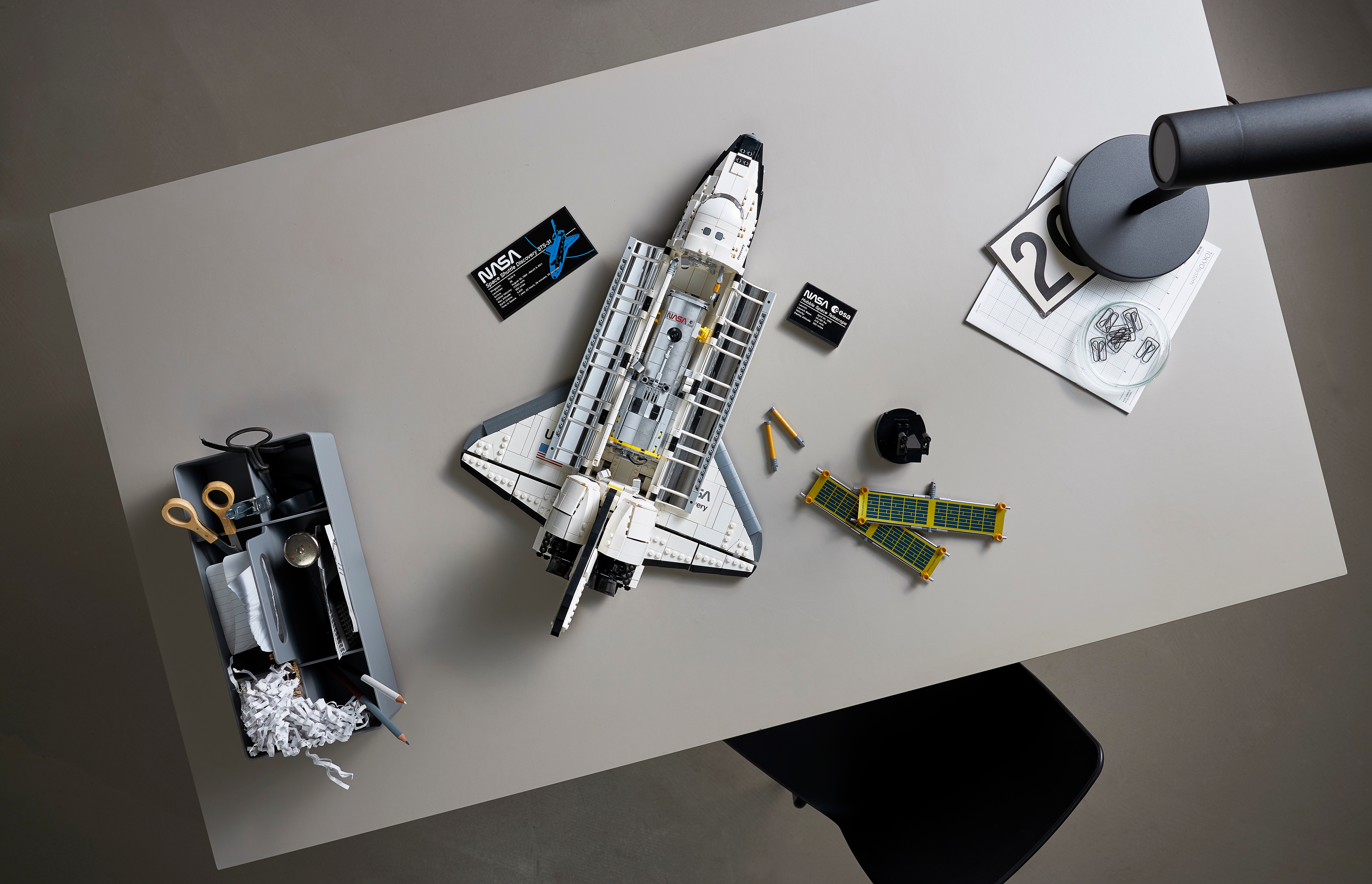 レゴ®NASA スペースシャトル ディスカバリー号に癒される理由 |レゴ®ショップ公式オンラインストアJP