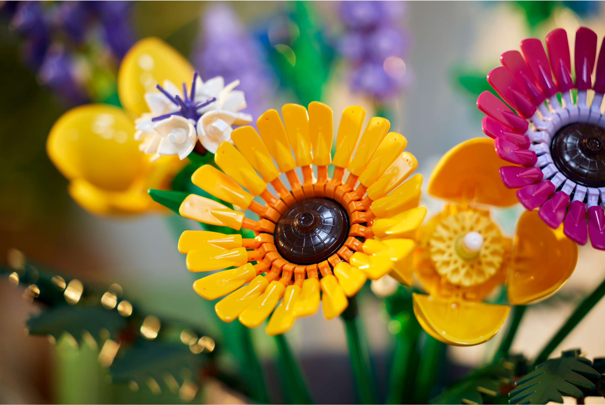 LEGO 10313: LEGO® Icons - Bouquet de fleurs sauvages chez reichelt  elektronik