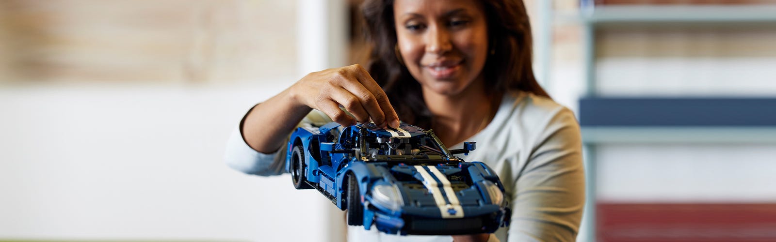 Diese Details am ersten LEGO® Technic™ Ford GT werden Supercar-Fans  begeistern!