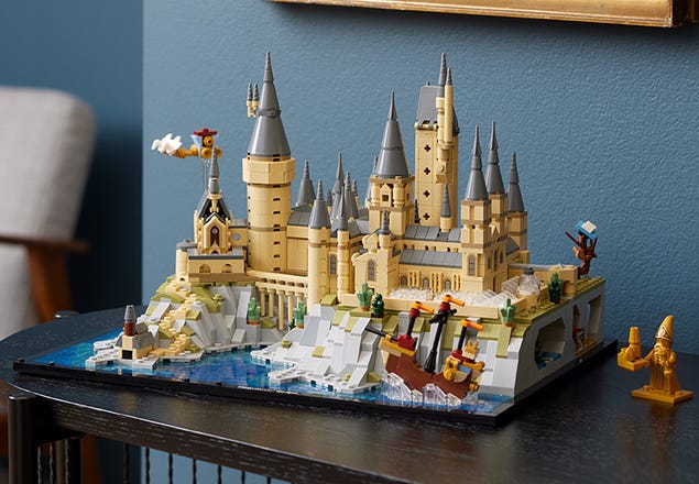 Comparando a microescala LEGO Harry Potter Hogwarts castelos