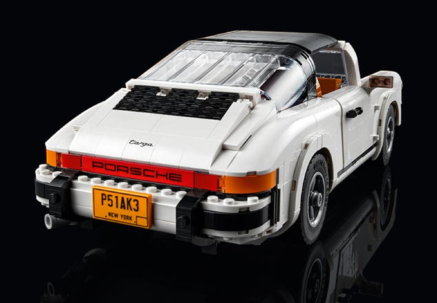Une Porsche 911 cabriolet imaginée par un fan de Lego