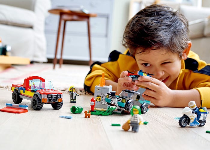 LEGO® 4+ - La caserne et le camion de pompiers de Mickey et ses