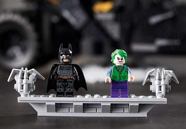 DC Shop: LEGO THE DARK KNIGHT TRILOGY Batmobile Tumbler