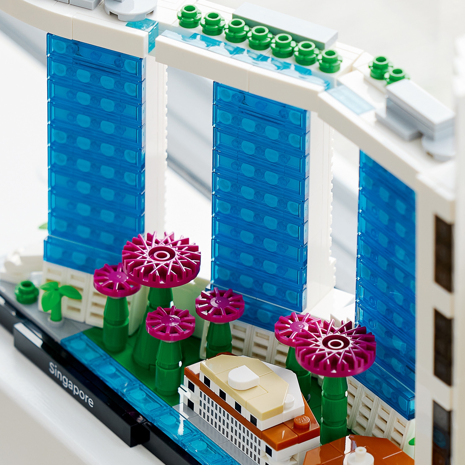 LEGO Architecture Singapore Model Kit 21057
