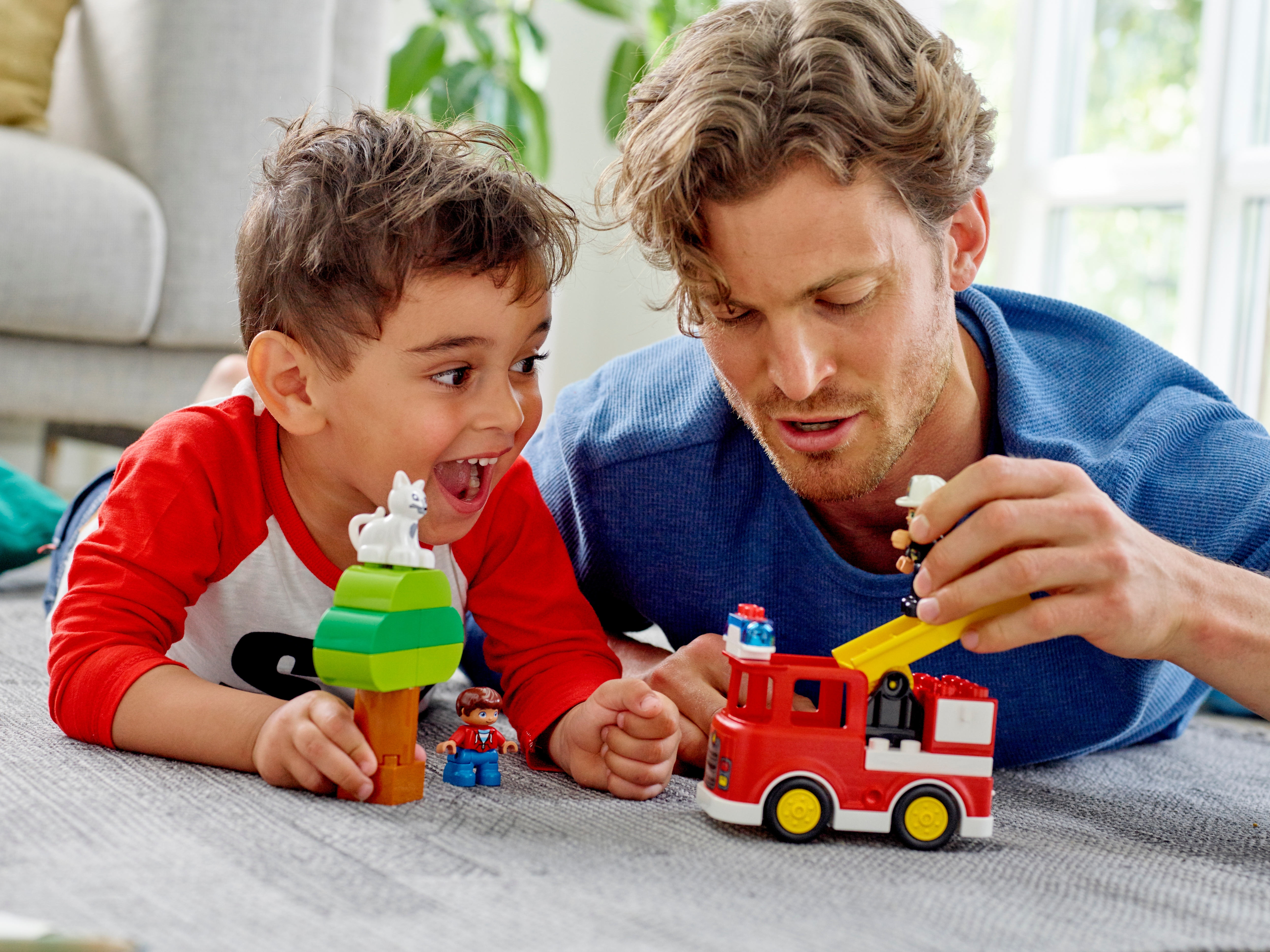 LEGO 10901 Duplo Town Le Camion De Pompiers Jouet pour Enfants 2-5 Ans avec  Son, Lumière et Figurine De Pompier
