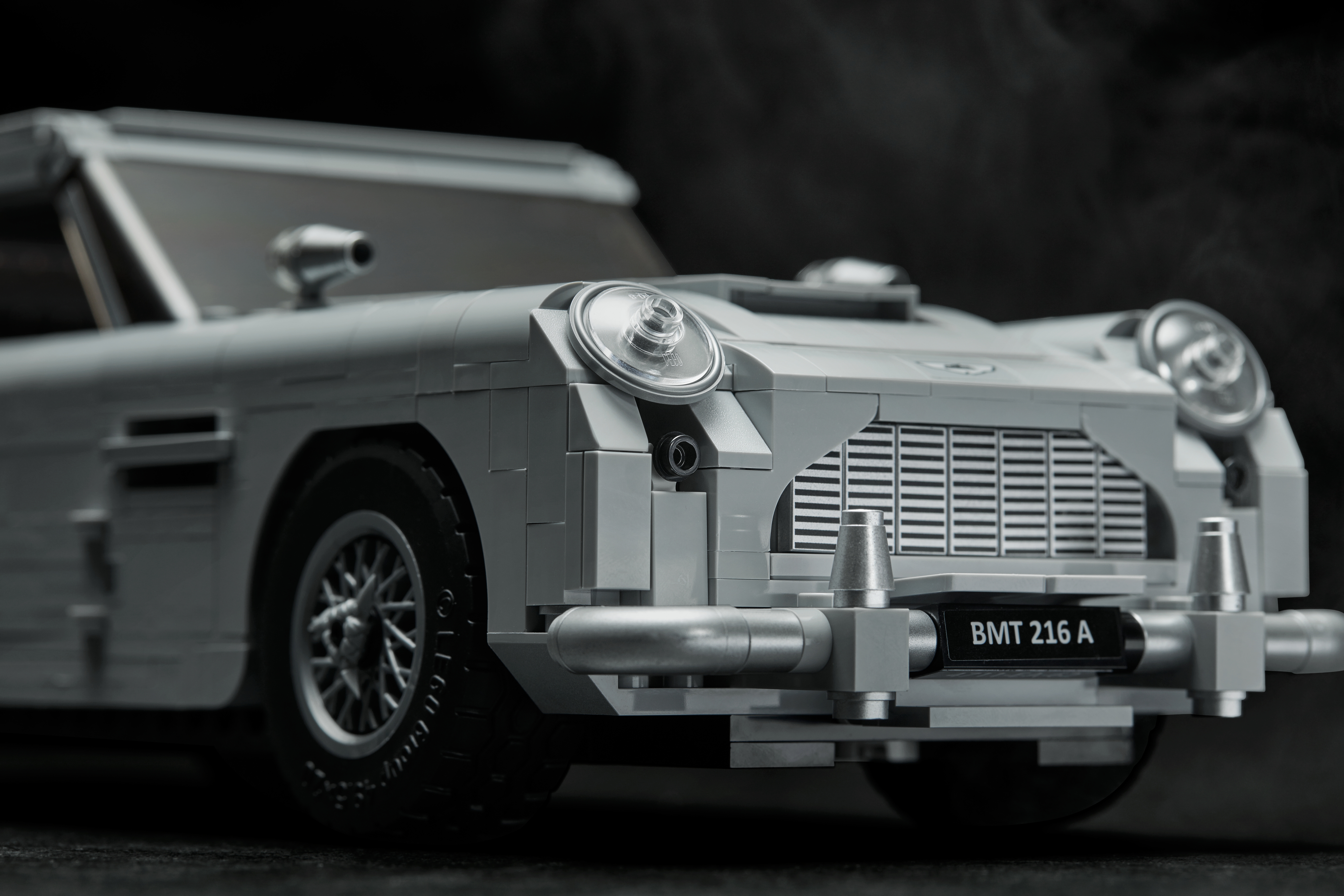 James Bond™ Aston Martin DB5 10262 | Creator Expert | Buy online
