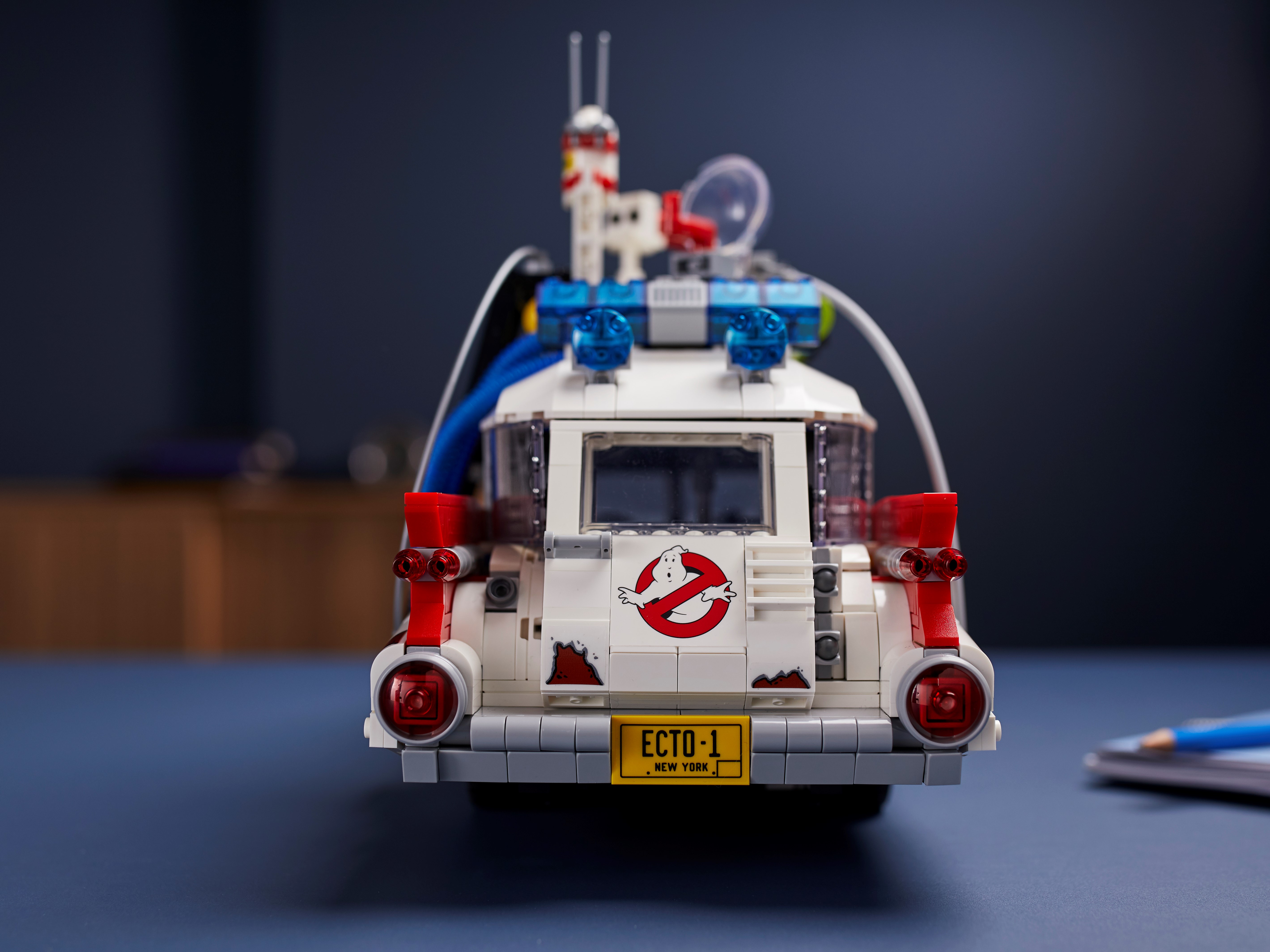LEGO Ghostbusters Ecto-1 - LEGO 10274 Speed Build 