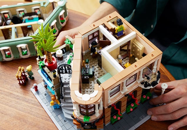 LEGO IDEAS - LEGO Hotel Collection - Mandalay Bay/THEhotel