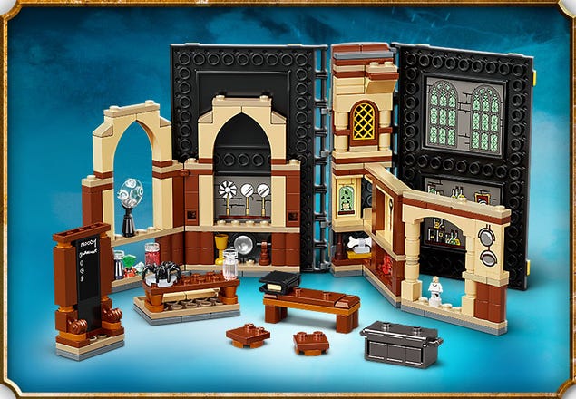 LEGO Harry Potter 76397 - Poudlard : le Cours de Défense pas cher 