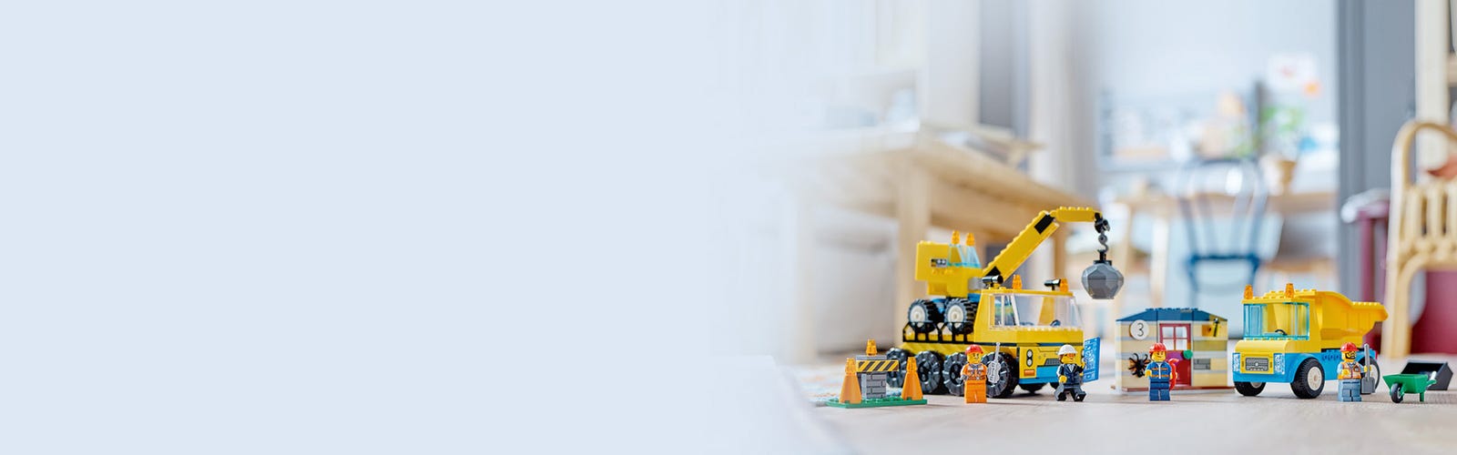 LEGO CITY - LES CAMIONS DE CHANTIER ET LA GRUE À BOULE DE DÉMOLITION #60391  - LEGO / City