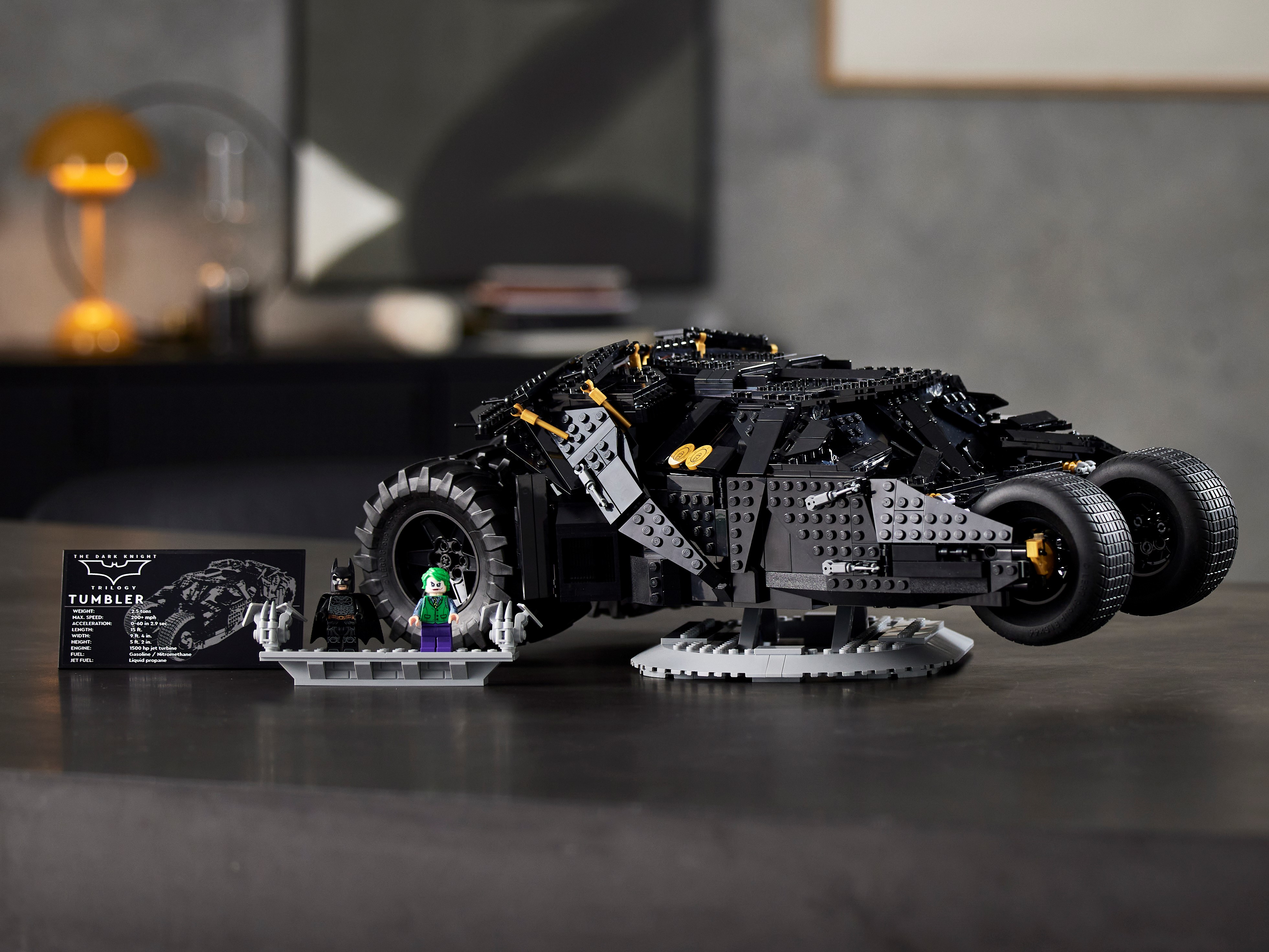 LEGO 76240 DC Batman La Batmobile™ Tumbler, Set Pour Adultes a Exposer Et a  Collectionner, Idée Cadeau, Maquette Voiture - ADMI