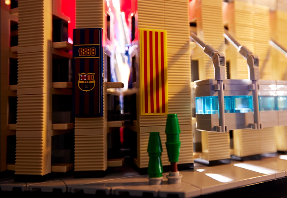 Camp Nou – FC Barcelona 10284 | LEGO® Icons | Buy online at the