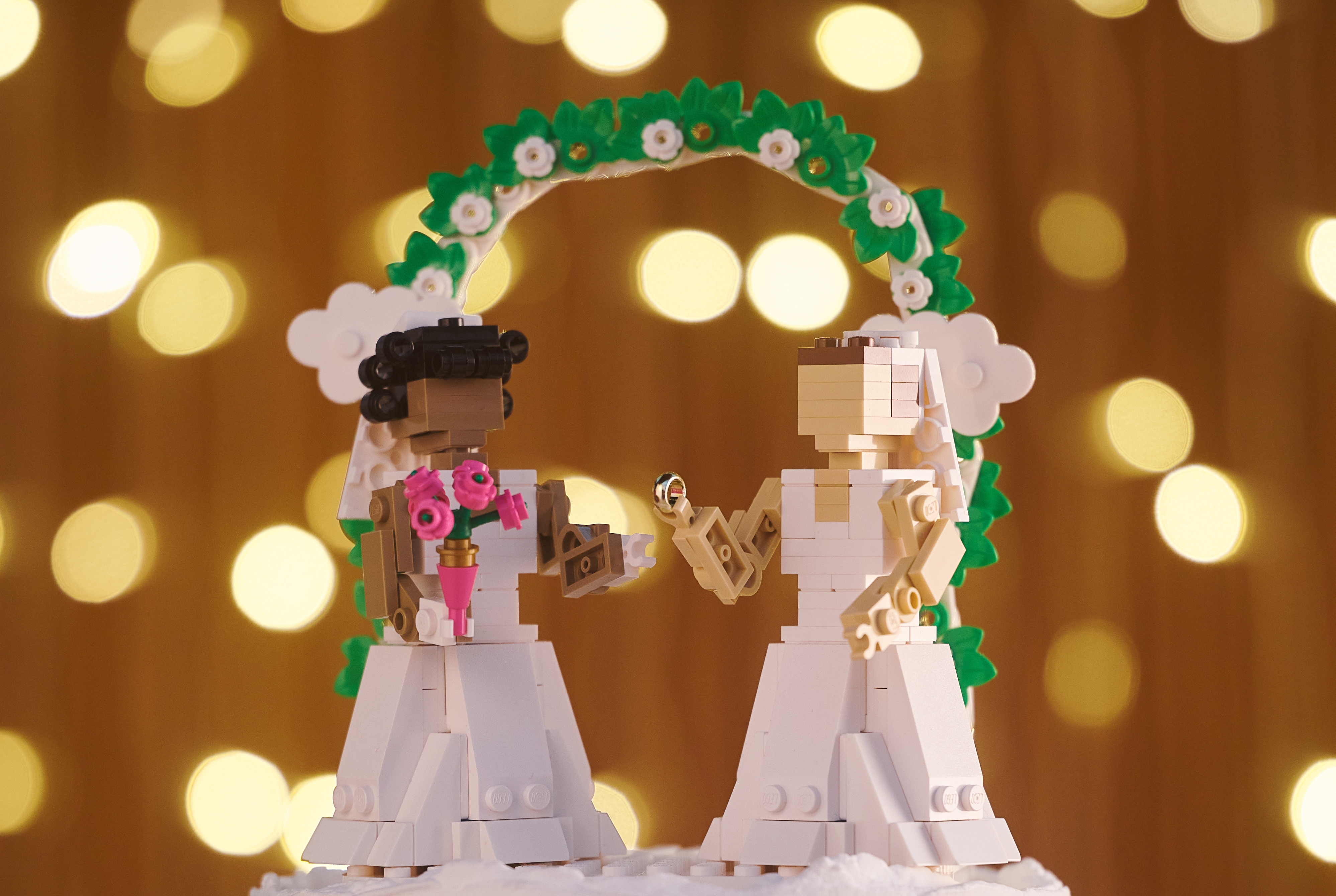 Lego wedding online couple