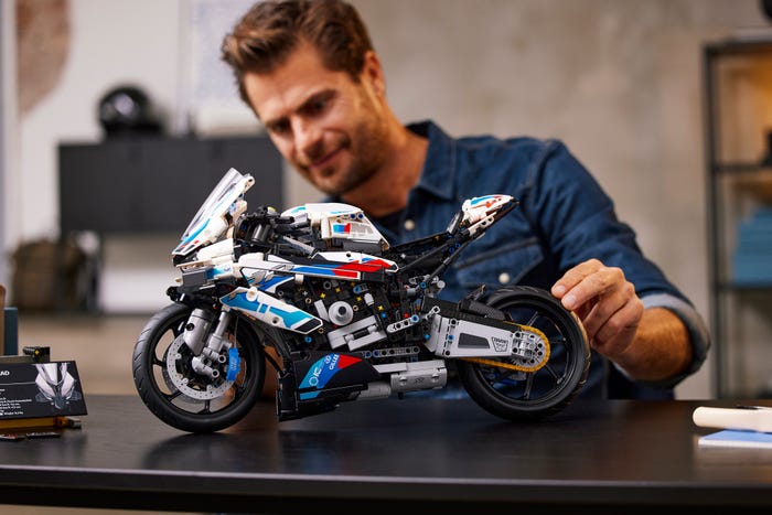 LEGO Technic BMW M 1000 RR K66 - A massive motorcycle for ultimate