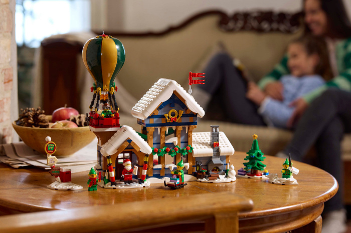 How to Decorate your Home for Christmas with LEGO Bricks Official LEGO Shop US