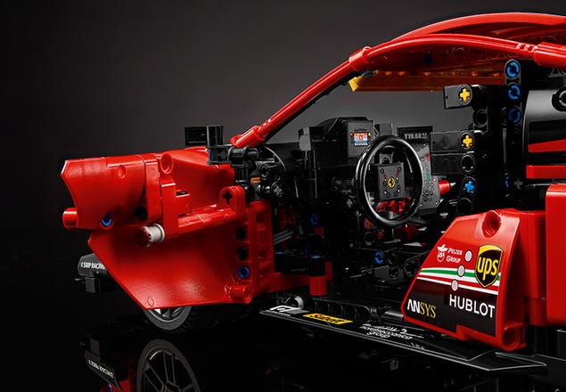 LEGO Technic Ferrari 488 GTE “AF Corse #51”, Modello da Collezione