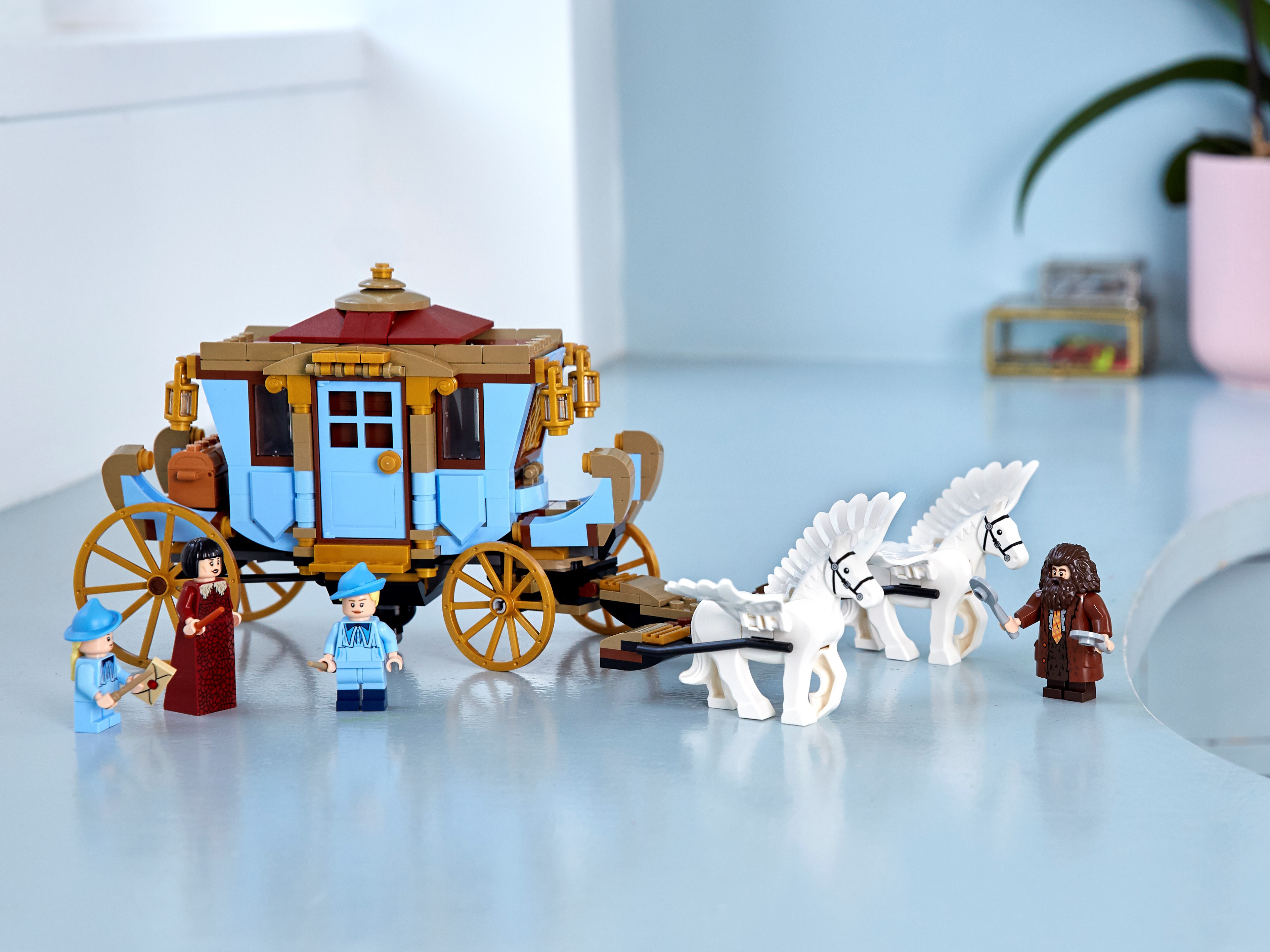 Beauxbatons' Carriage: Arrival at Hogwarts™ 75958 | Harry Potter™ | Buy online at Official LEGO® US