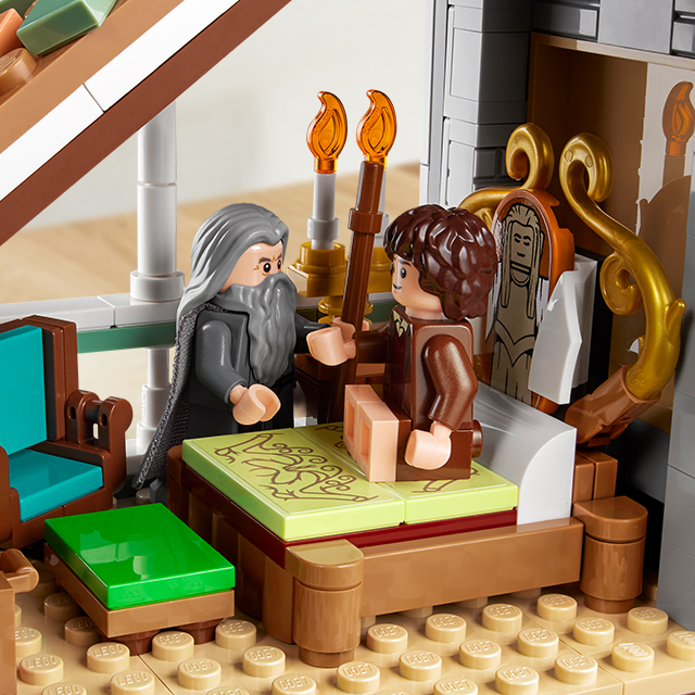 LEGO 10316 Icons Le Seigneur des Anneaux : Fondcombe, Construisez la Vallée  de la Terre du Milieu, Grand Set Immersif avec 15 Minifigurines incluant  Frodon, Sam et Bilbon Sacquet (Exclusivité ) 