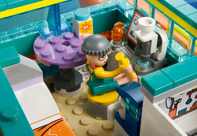 LEGO Friends 41734 Le Bateau de Sauvetage en Mer, Jouet avec