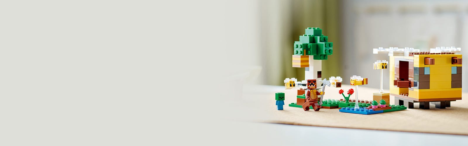 LEGO Minecraft 21241 La Cabane Abeille, Jouet, Ferme avec Maison