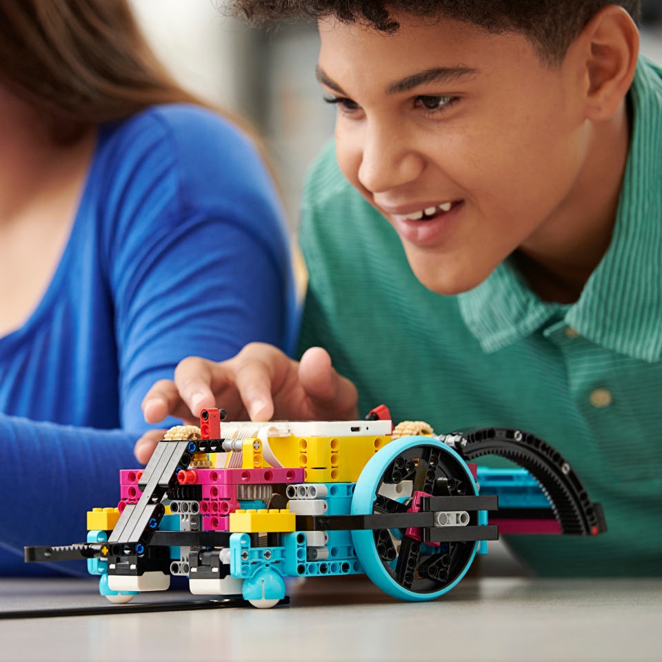 Lego best sale robotics school