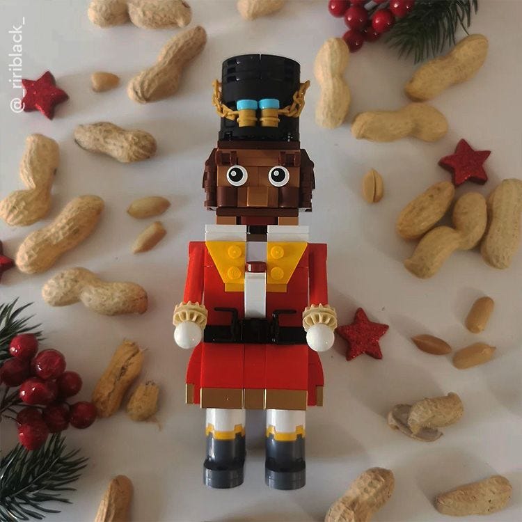 <b><a href="https://www.lego.com/product/lego-nutcracker-40640?icmp=LP-SHG-Standard-NO_Gallery_lego_nutcracker_UGC_LP-PR-NO-OJVGNHIKC" style="color: #FFFFFF">A LA TIENDA</a></b>