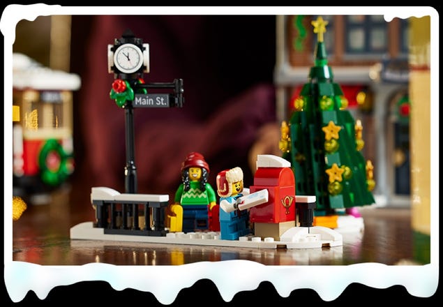 LEGO Christmas Holiday Main Street 10308 - Juego de juguetes de  construcción para niñas y niños a partir de 8 años (1514 piezas), multicolor