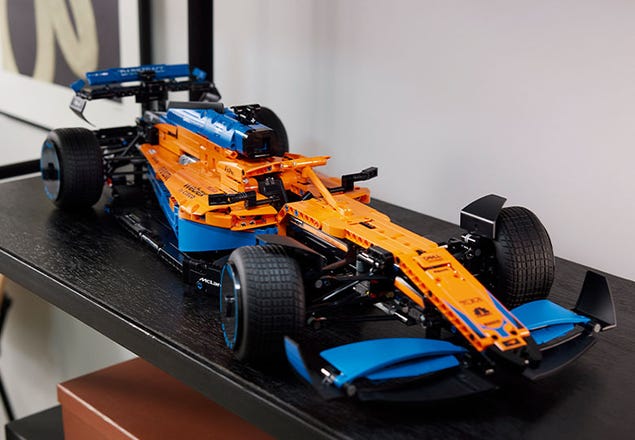  LEGO 42141 Technic McLaren Formula 1 2022 Replica Race Car  Model Building Kit, F1 Motor Sport Set Birthday Gift Idea for Adults, Men,  Women, Him, Her, Husband, Collectible Home Decor 