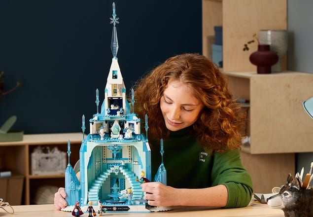 dynastie Uitschakelen Afdeling The Ice Castle 43197 | Frozen | Buy online at the Official LEGO® Shop US