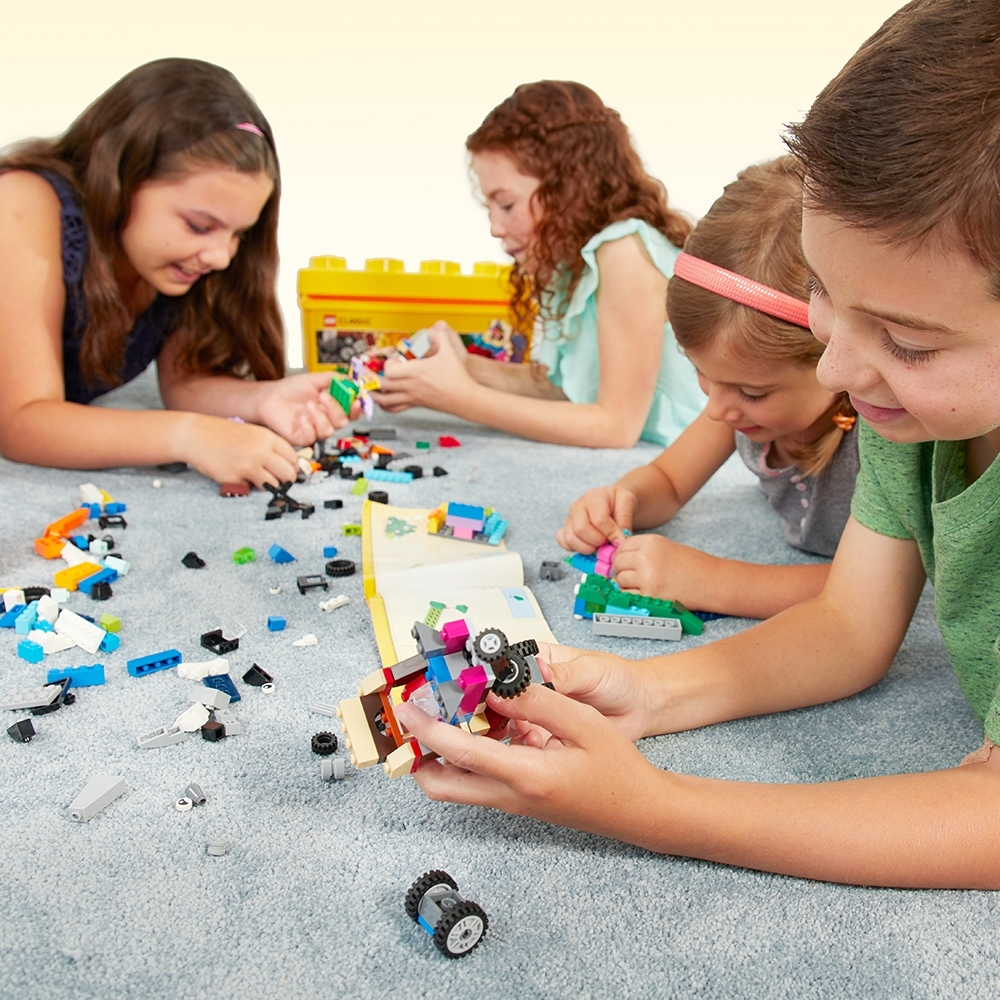 LEGO Classic - 10696 Medium-Sized Building Block Box - Playpolis