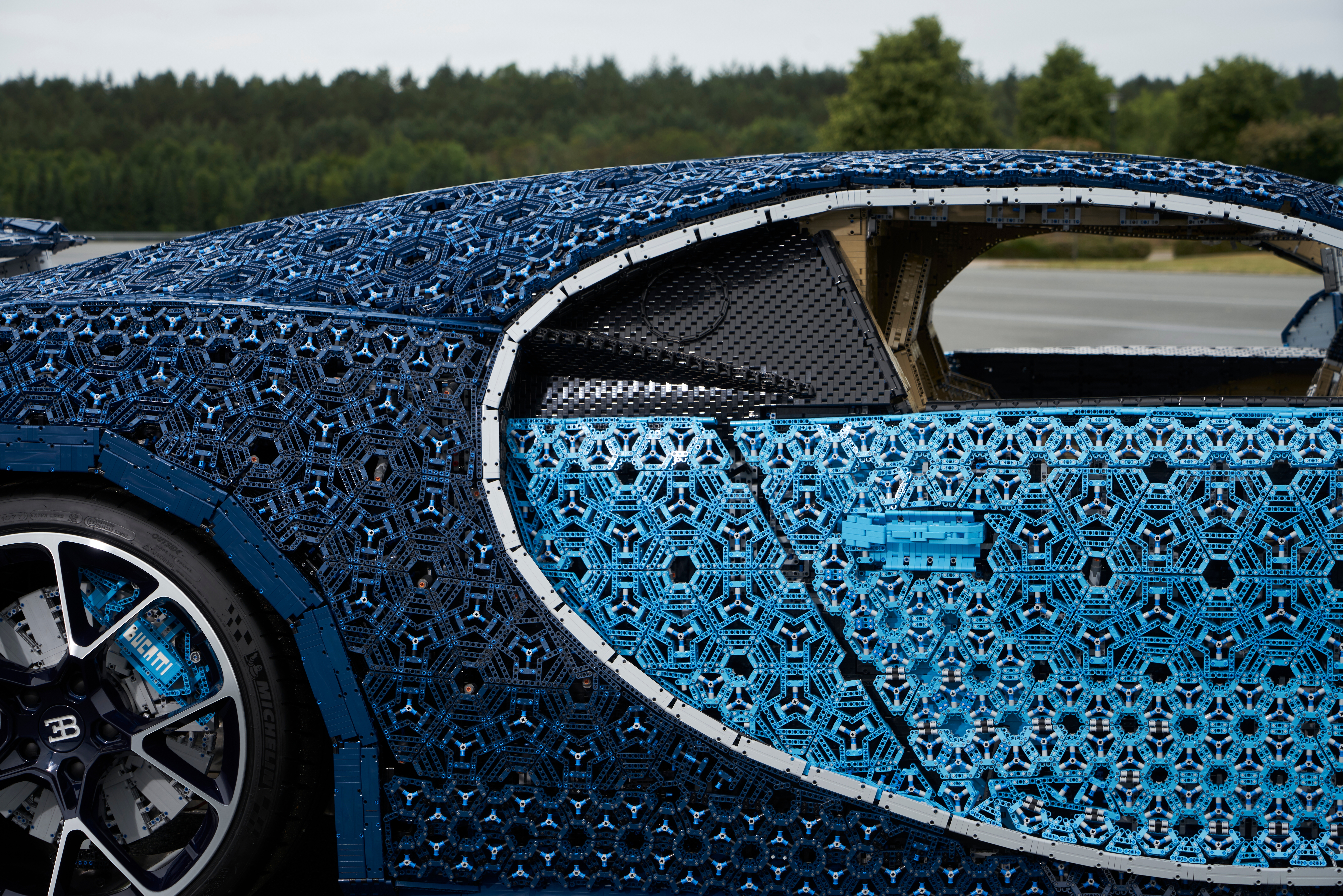 The inside story behind our 1:1 LEGO® Bugatti Chiron | Official