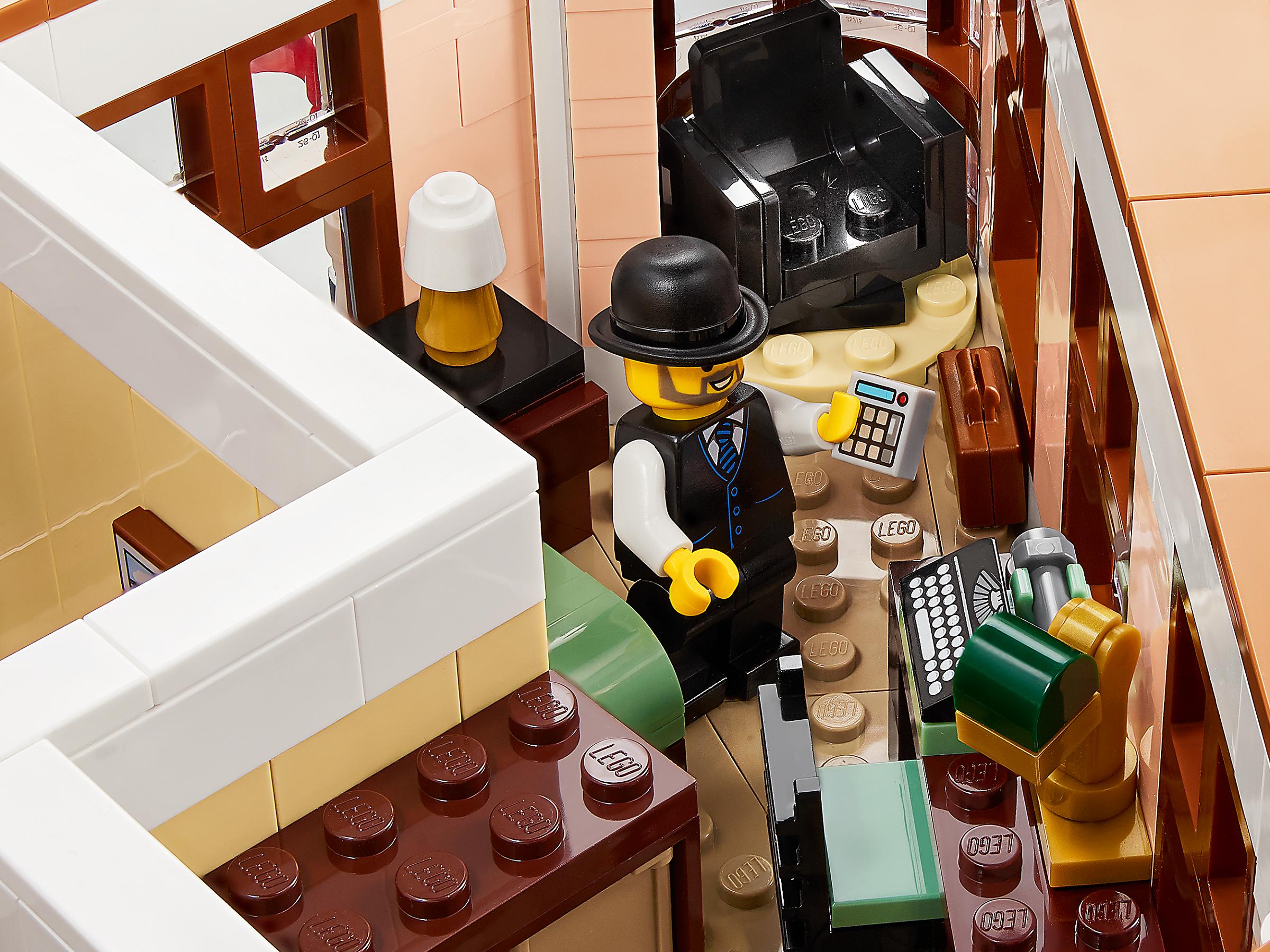 Boutique Hotel 10297 | LEGO® Icons | Buy online at the Official