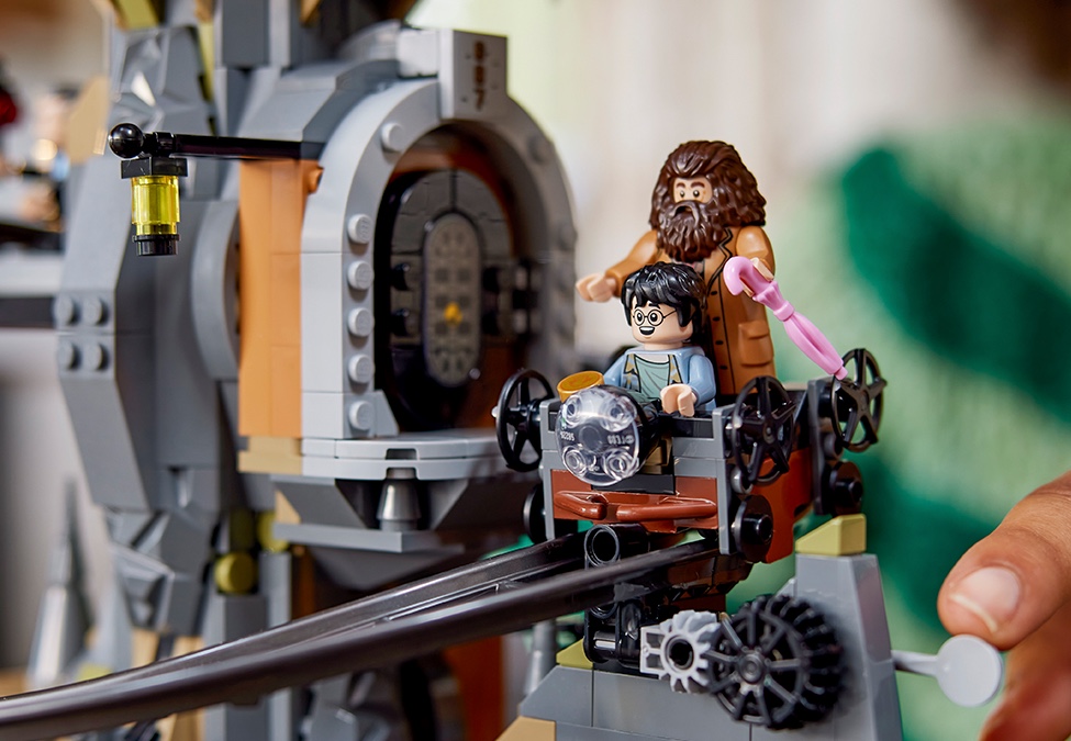 Harry potter lego gringotts hot sale bank