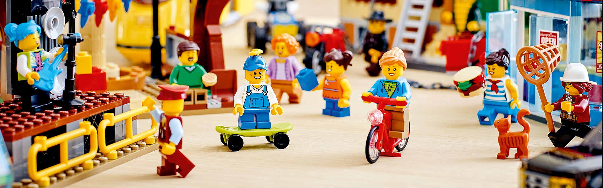 Lego city discount town square 2020